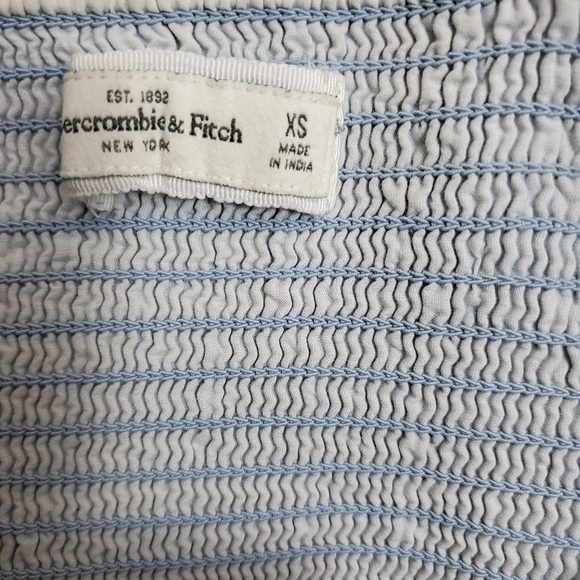 Abercrombie & Fitch washout soft denim crop top - Picture 4 of 4